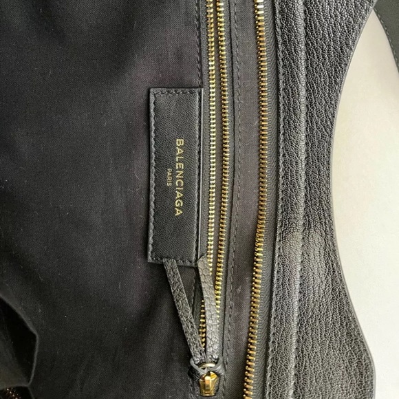 ❣️BRAND NEW BALENCIAGA HANDBAG❣️ - Picture 5 of 6